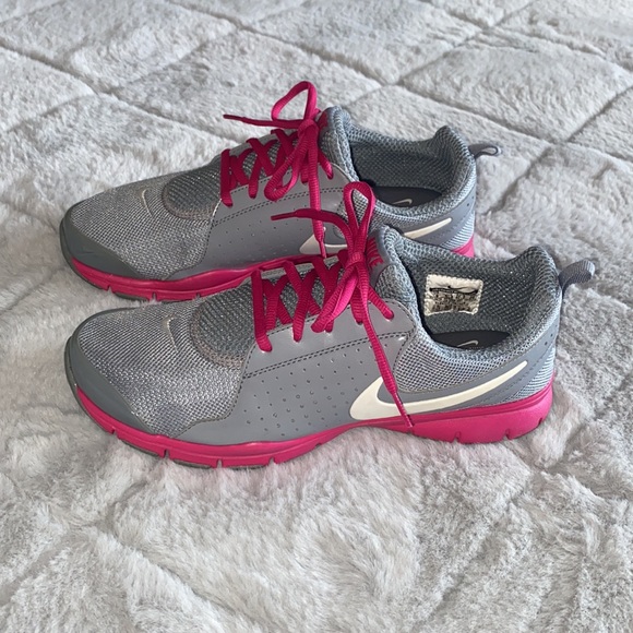 Women’s Nike In Season Training Shoes - Picture 3 of 9